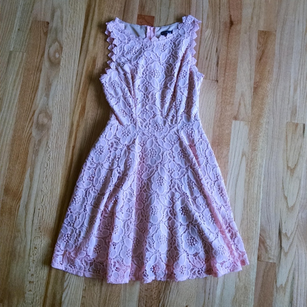 Peach lace fit and flare dress - Picture 2 of 7